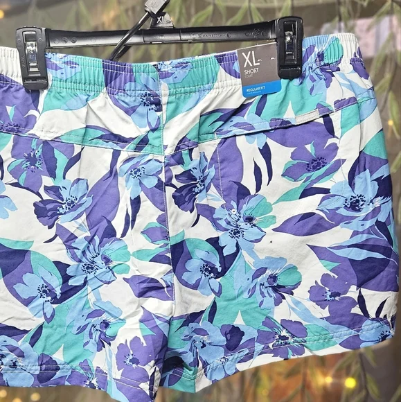 Women's Columbia Shorts - Picture 6 of 8